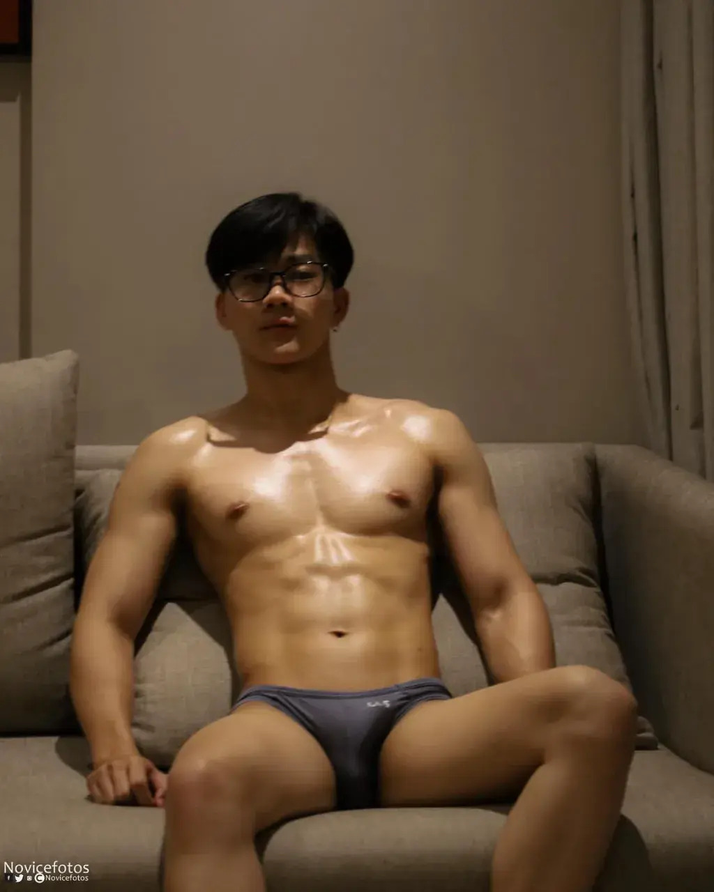 ถอดโชว์เรือนร่าง 2883
