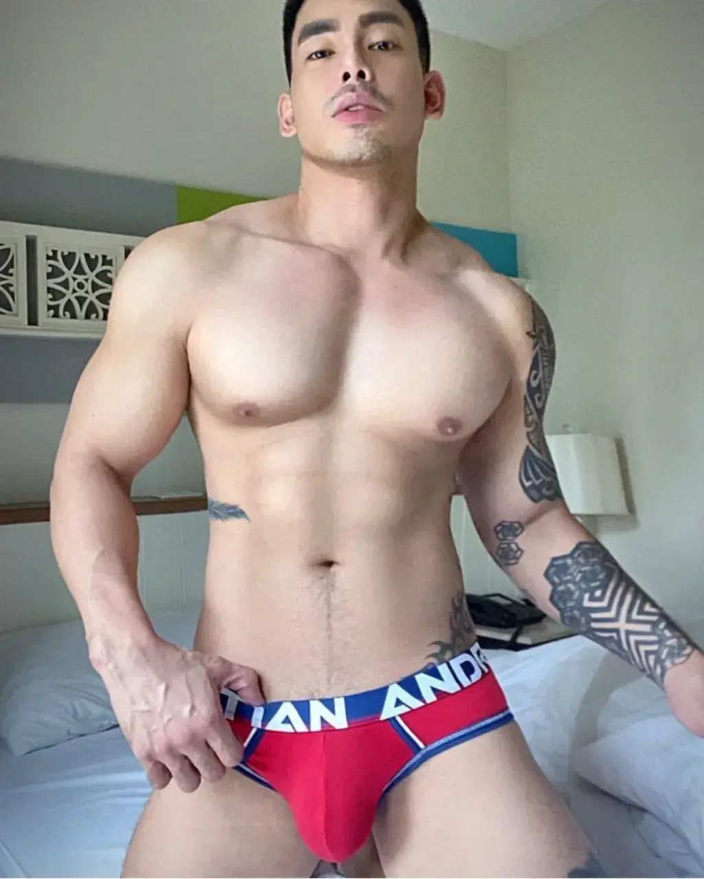 กล้ามแน่นอนหุ่นสวยยิ้ม ของ IG.janjen