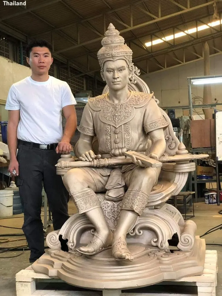Sculpture of Phaya Mangrai 🇹🇭