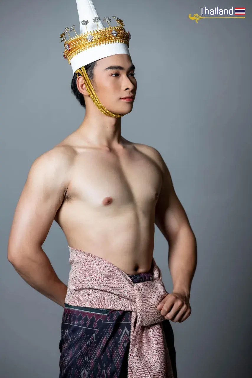 THAILAND 🇹🇭 | Lompok (Thai royal court conical hat)