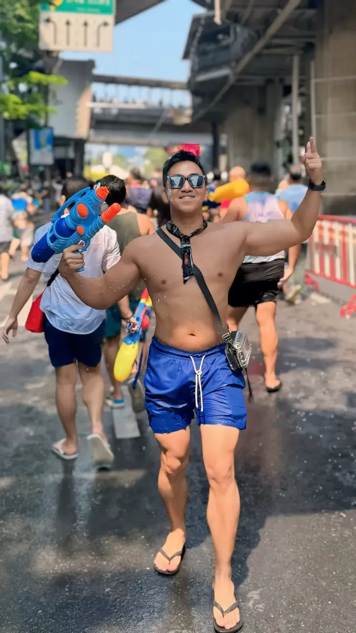 ทะเลที่ว่ามีคลื่น ยังไม่สดชื่นเท่าเราทีเธอ