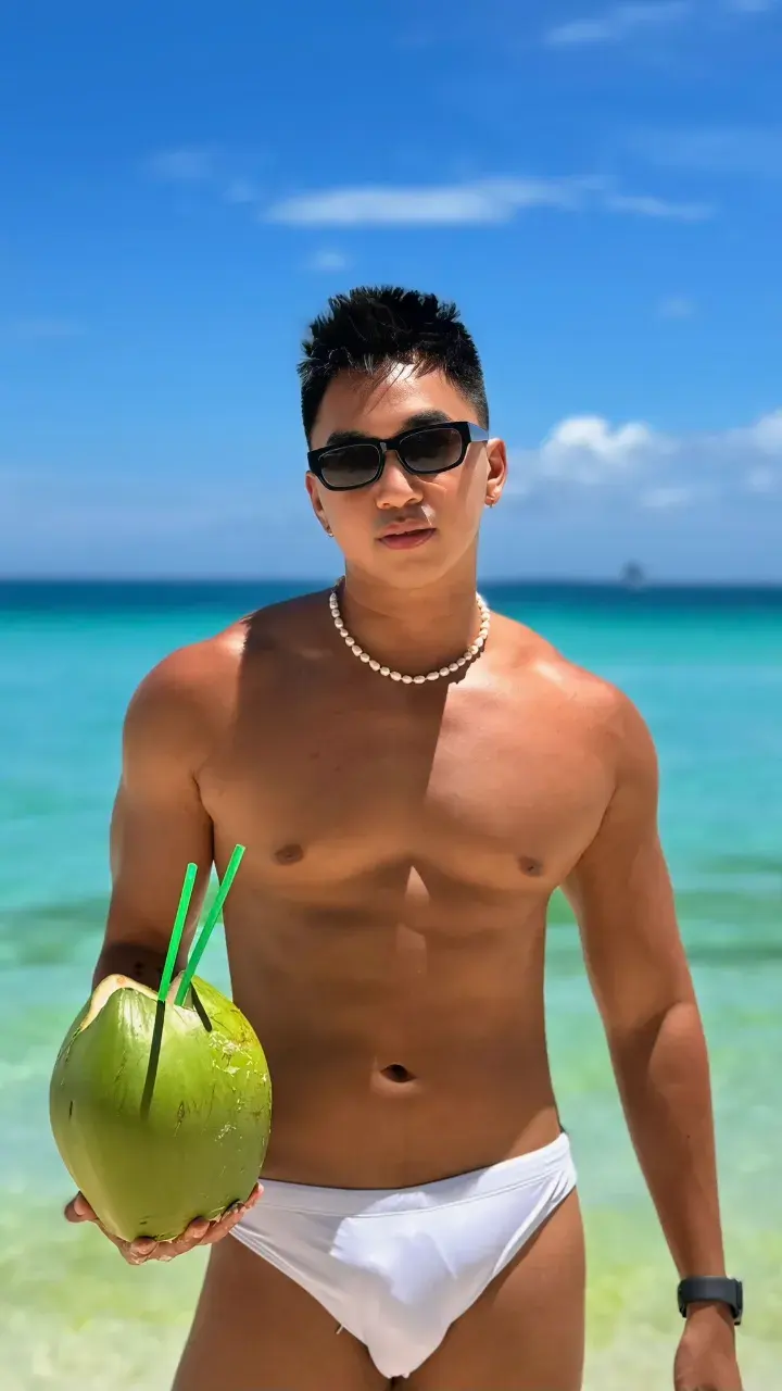 ทะเลที่ว่ามีคลื่น ยังไม่สดชื่นเท่าเราทีเธอ