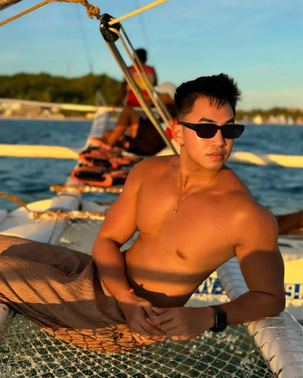 ทะเลที่ว่ามีคลื่น ยังไม่สดชื่นเท่าเราทีเธอ