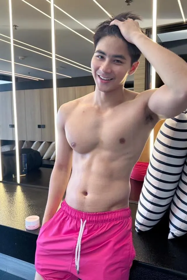 รักเขารักทะเลไม่รักคนเกเรแบบเราบ้างหรอ