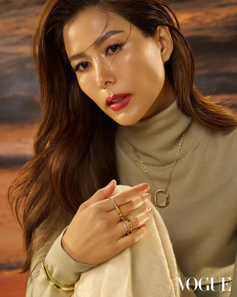 เชอรี่-เข็มอัปสร @ VOGUEMore Thailand May 2024