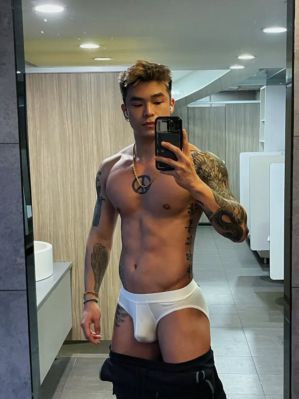 ชอบกุม.ความลับ หนุ่มไต้หวัน