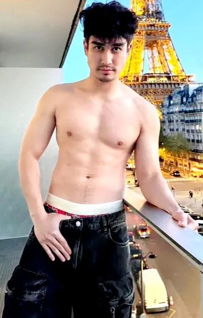 ถอดเสื้อถลกกางเกง บรรเลงกาม