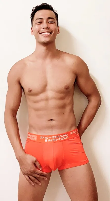 ถอดเสื้อถลกกางเกง บรรเลงกาม