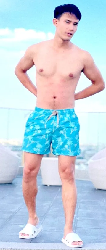 ถอดเสื้อถลกกางเกง บรรเลงกาม