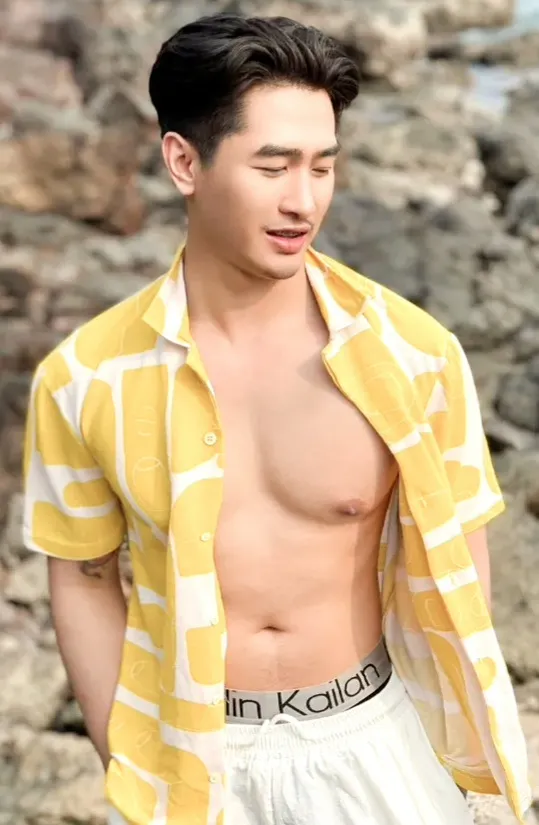 ถอดเสื้อถลกกางเกง บรรเลงกาม
