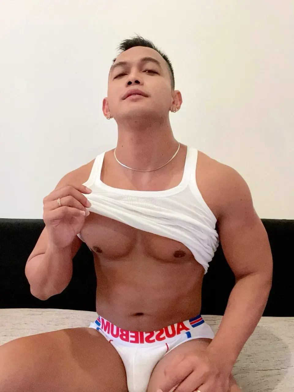 หล่อหุ่นดี มีความเถิก.