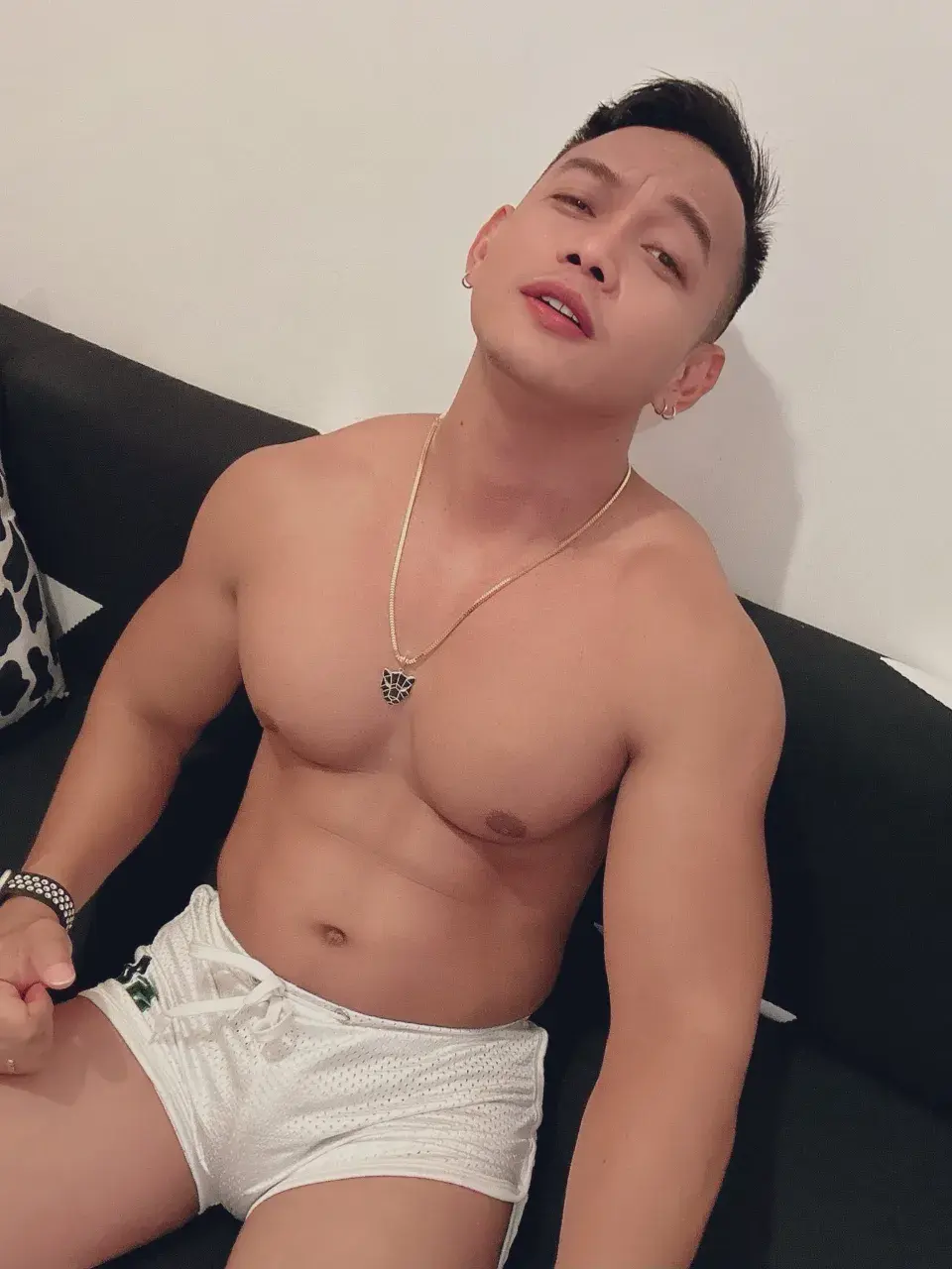 หล่อหุ่นดี มีความเถิก.