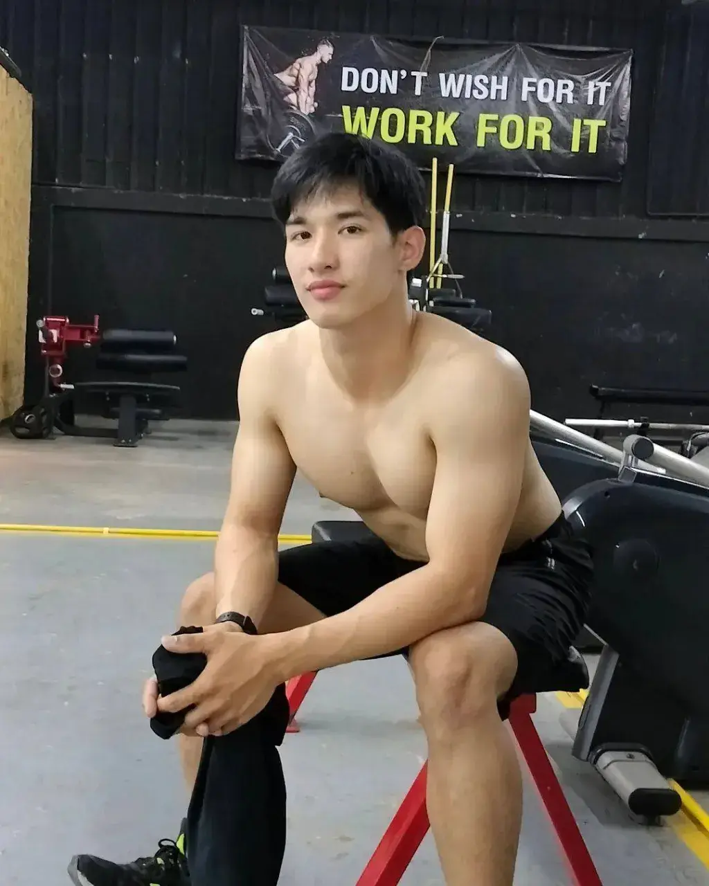แค่ที่รักที่เลีย