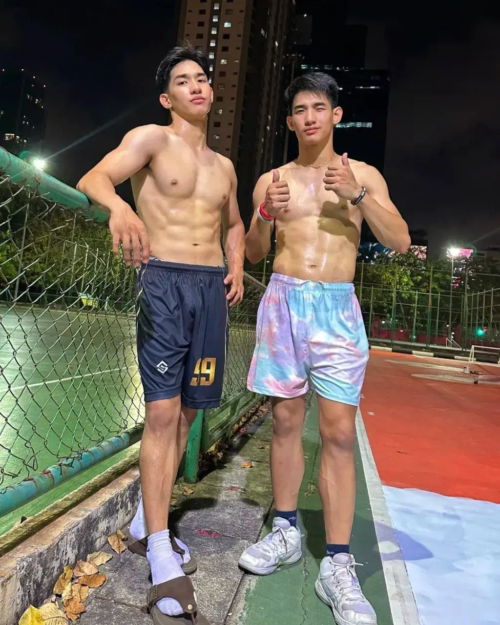 แค่ที่รักที่เลีย