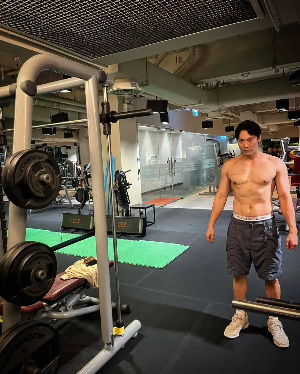 แค่ที่รักที่เลีย