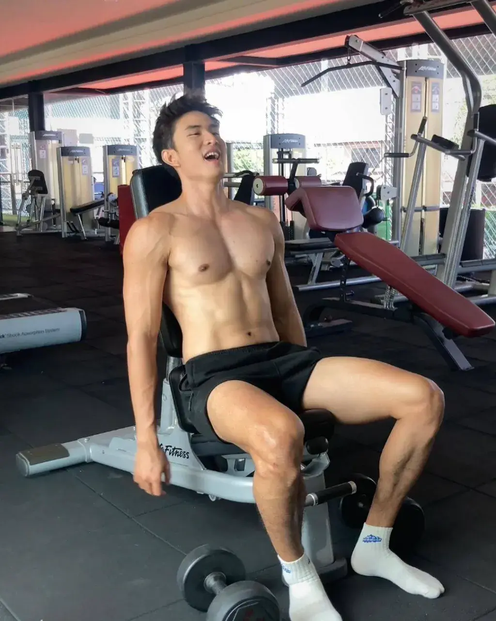 ทรงแซ่บถึงทรวง
