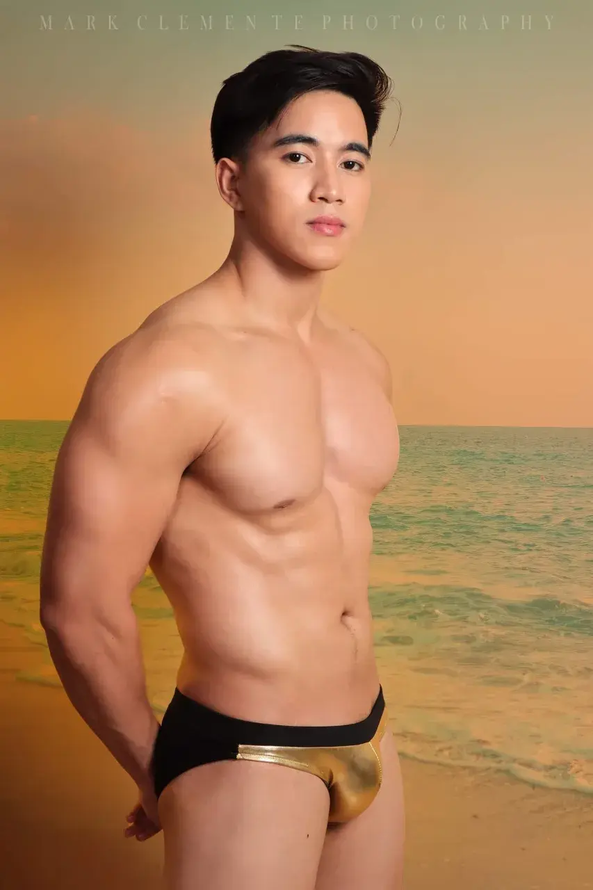 แดดส่องให้เอามือบัง..แต่ถ้าอยากเปนคนสำคัญให้ยื่นมือมา