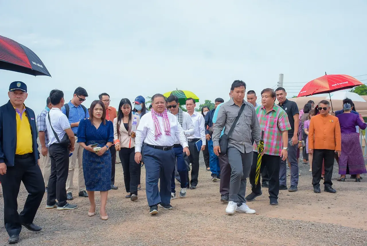 Cambodian Authorities 🇰🇭 Learned Thai Arts and Culture 🇹🇭 at Wat Phu Man Fah
