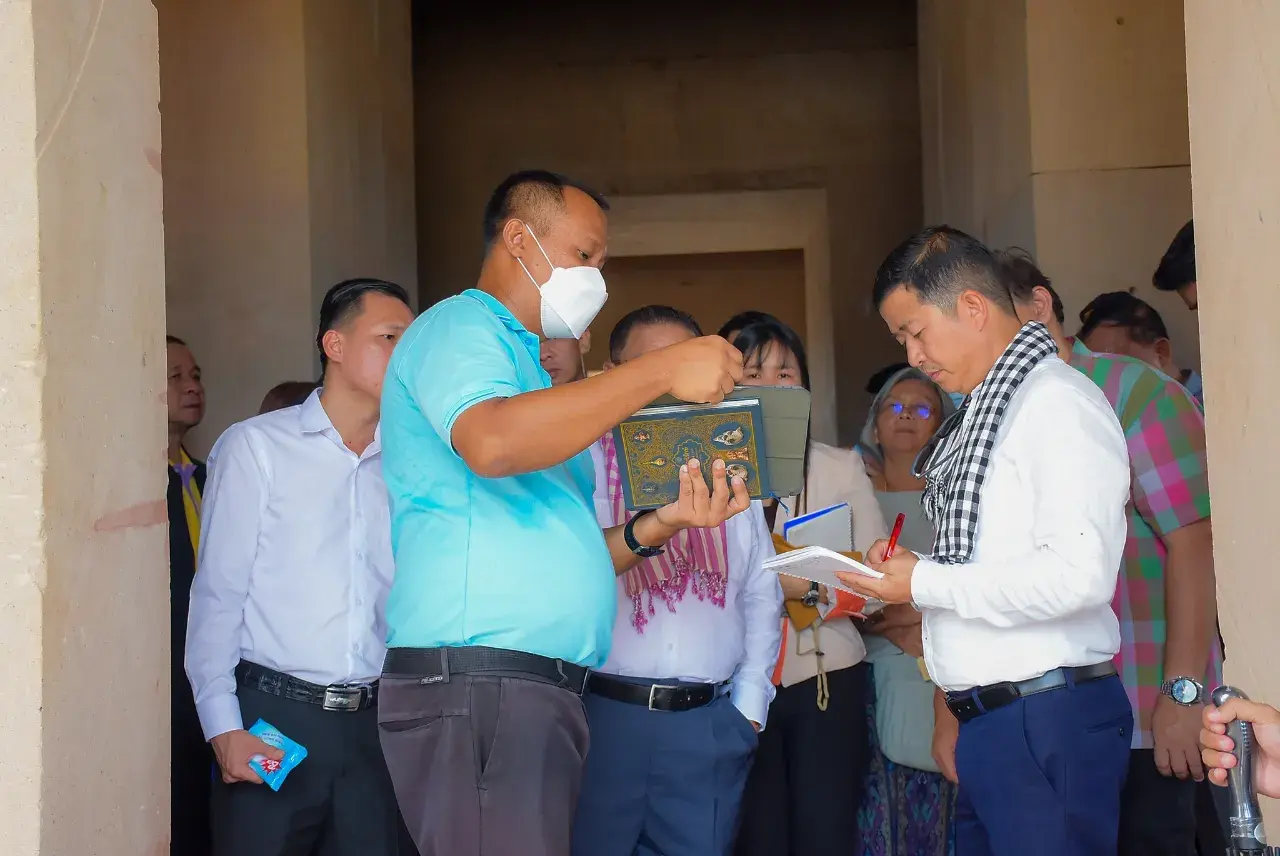 Cambodian Authorities 🇰🇭 Learned Thai Arts and Culture 🇹🇭 at Wat Phu Man Fah