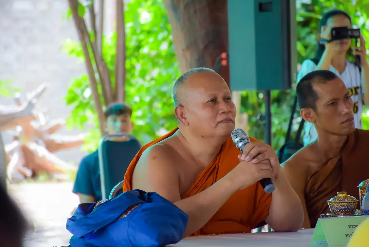 Cambodian Authorities 🇰🇭 Learned Thai Arts and Culture 🇹🇭 at Wat Phu Man Fah
