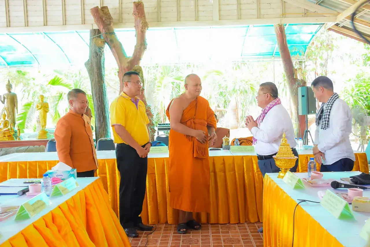 Cambodian Authorities 🇰🇭 Learned Thai Arts and Culture 🇹🇭 at Wat Phu Man Fah