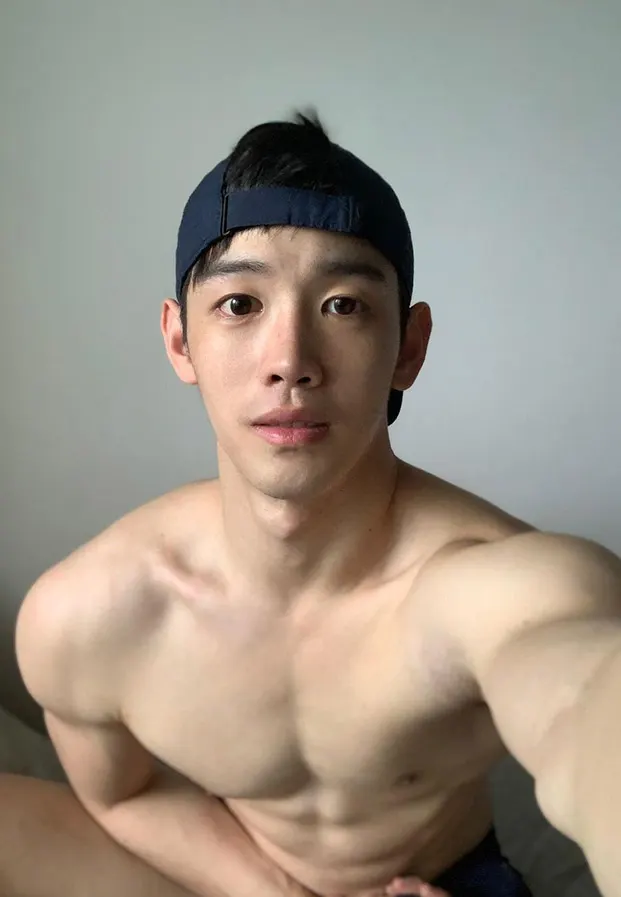 หนุ่มหล่อส่อแวว...ประจำ