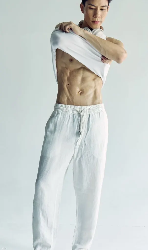 แบม พิธีกรสุดหล่อ ร่างทอง