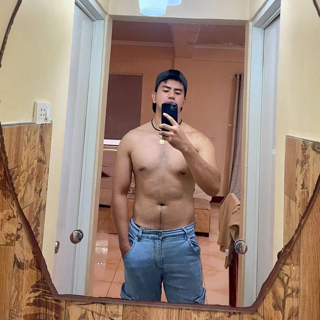 เลียจ่นแฉะ