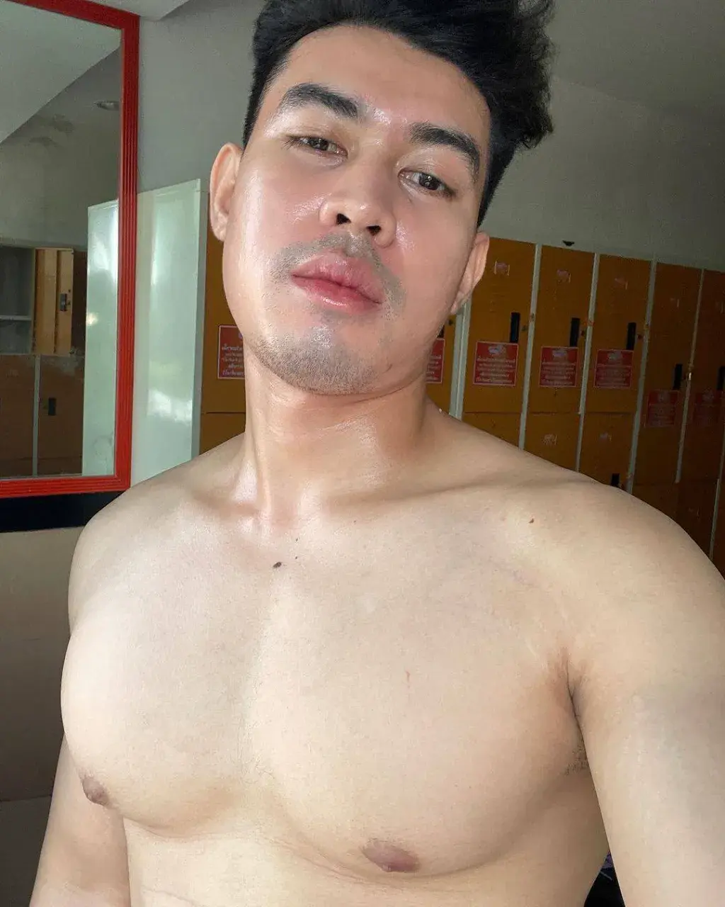 ดูดลิ้นเลียรักแร้