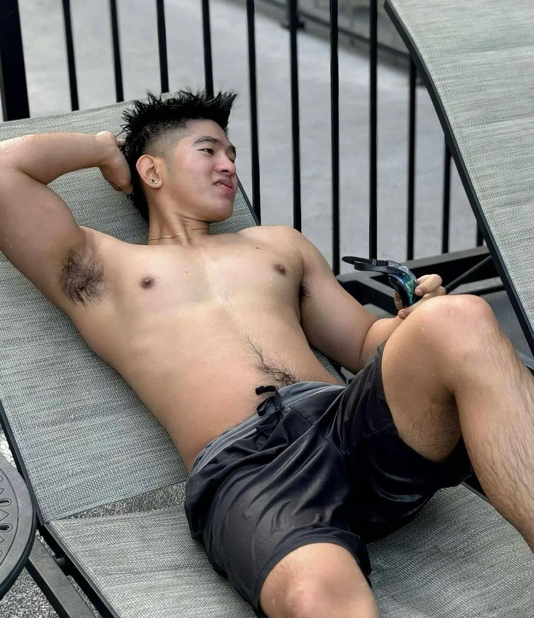 ดูดลิ้นเลียรักแร้