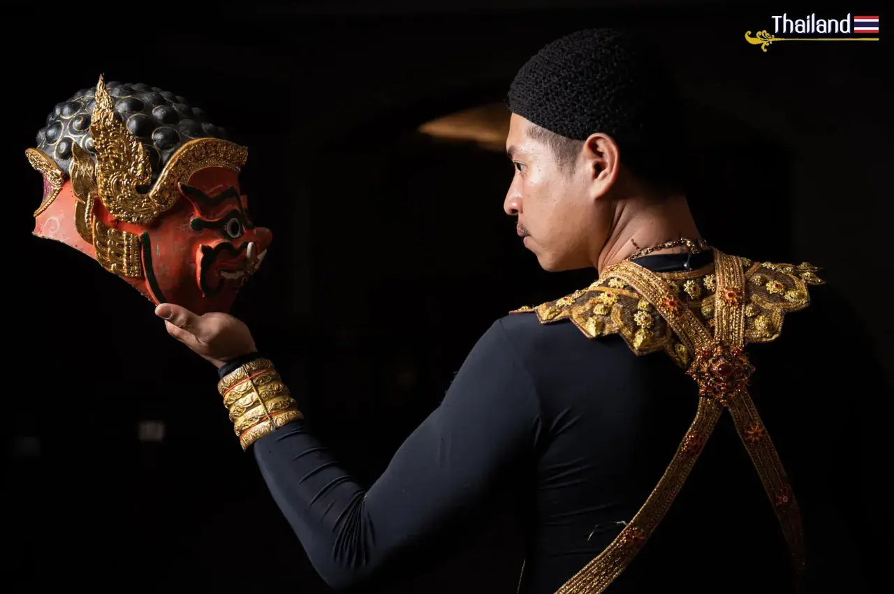 THAILAND 🇹🇭 | The Applied Khon Performance