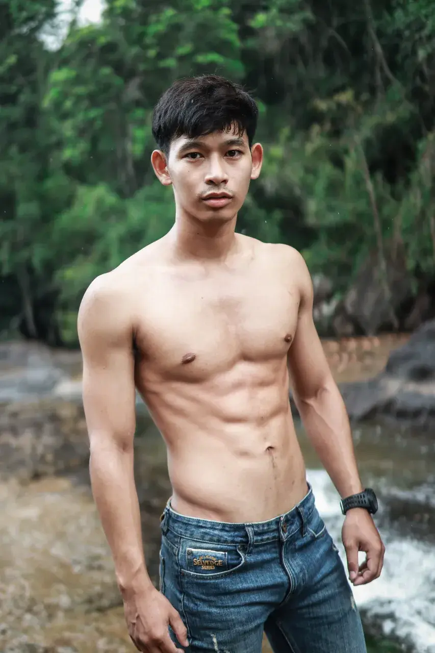 ถอดโชว์เรือนร่าง 2884