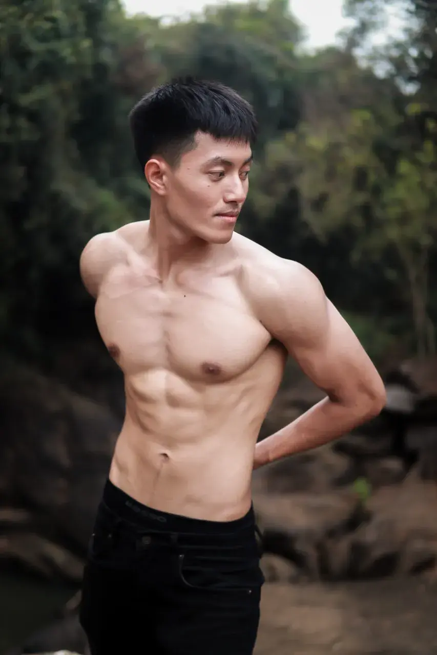 ถอดโชว์เรือนร่าง 2884