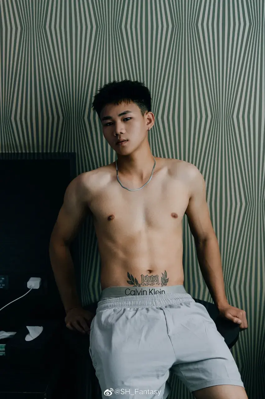 ถอดโชว์เรือนร่าง 2885