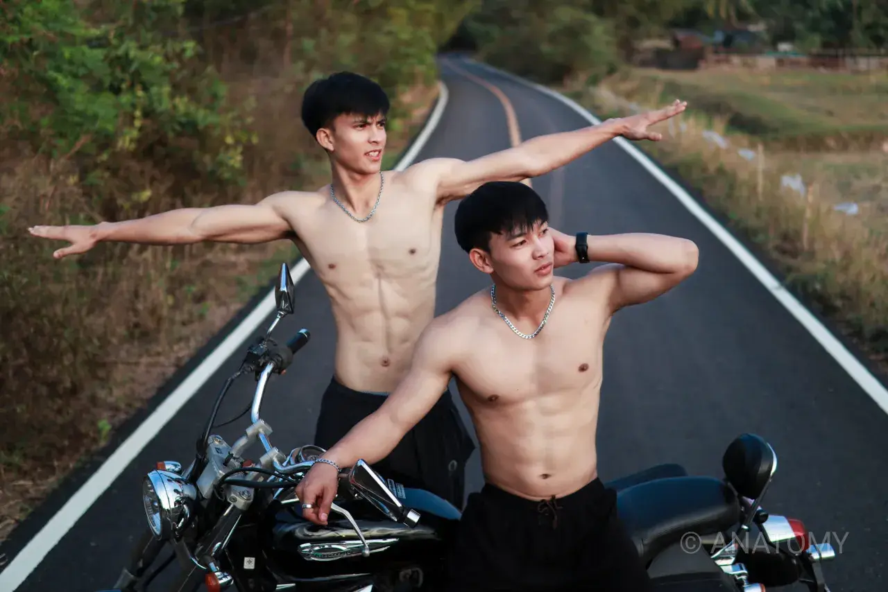 ถอดโชว์เรือนร่าง 2886