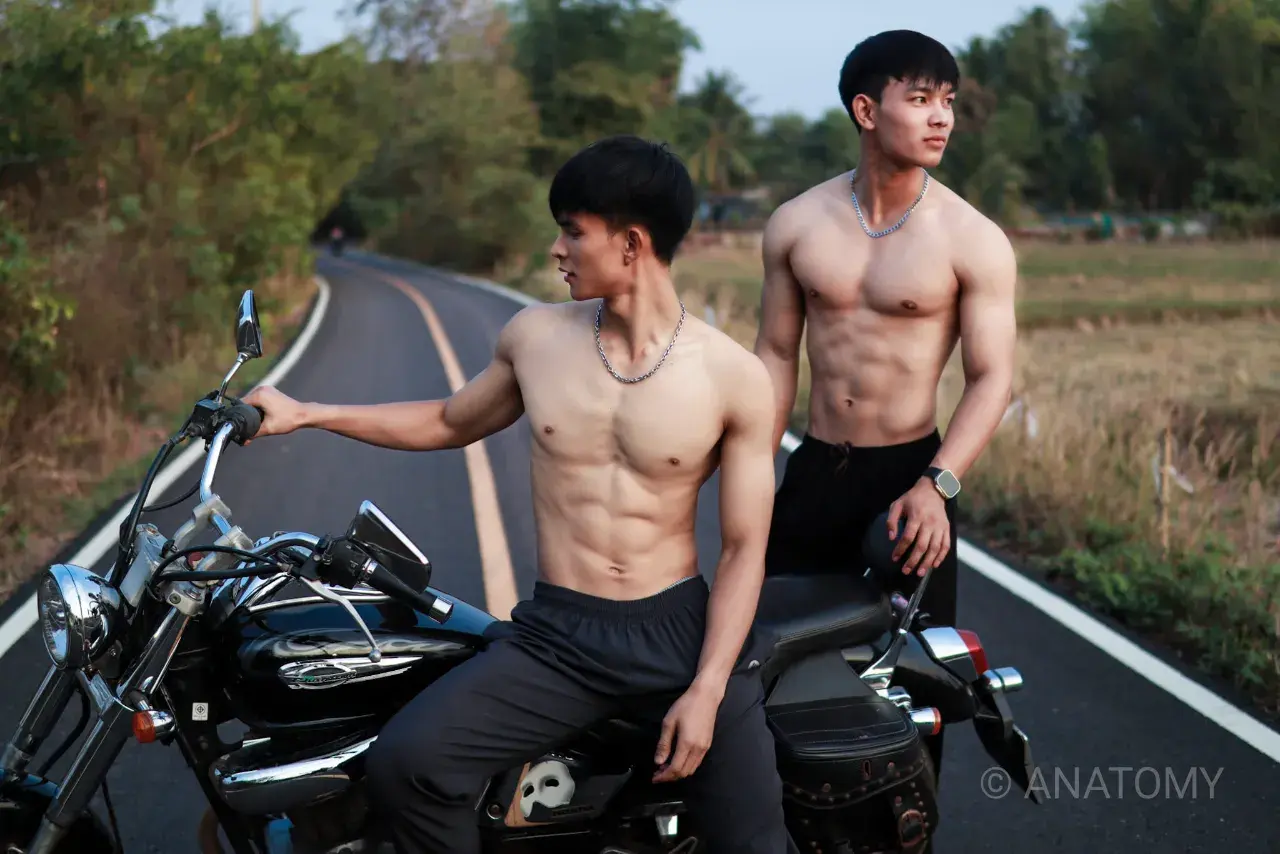 ถอดโชว์เรือนร่าง 2886