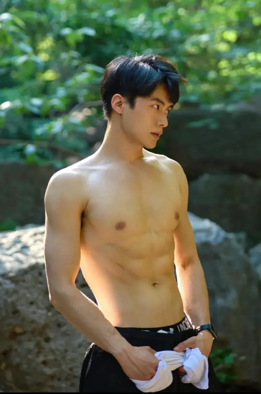 ถอดโชว์เรือนร่าง 2886