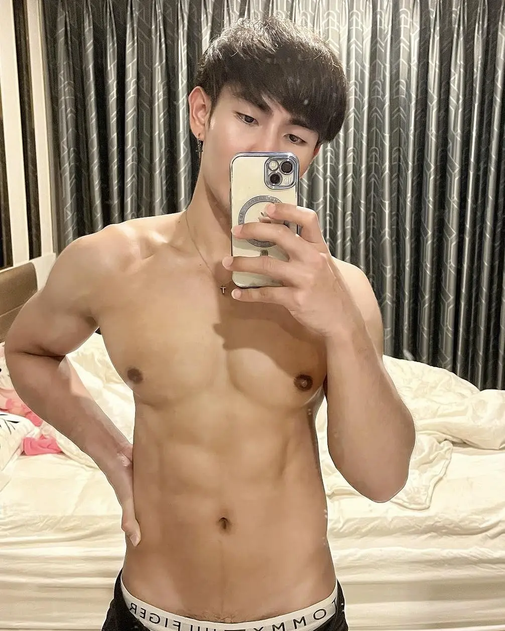ถอดโชว์เรือนร่าง 2889