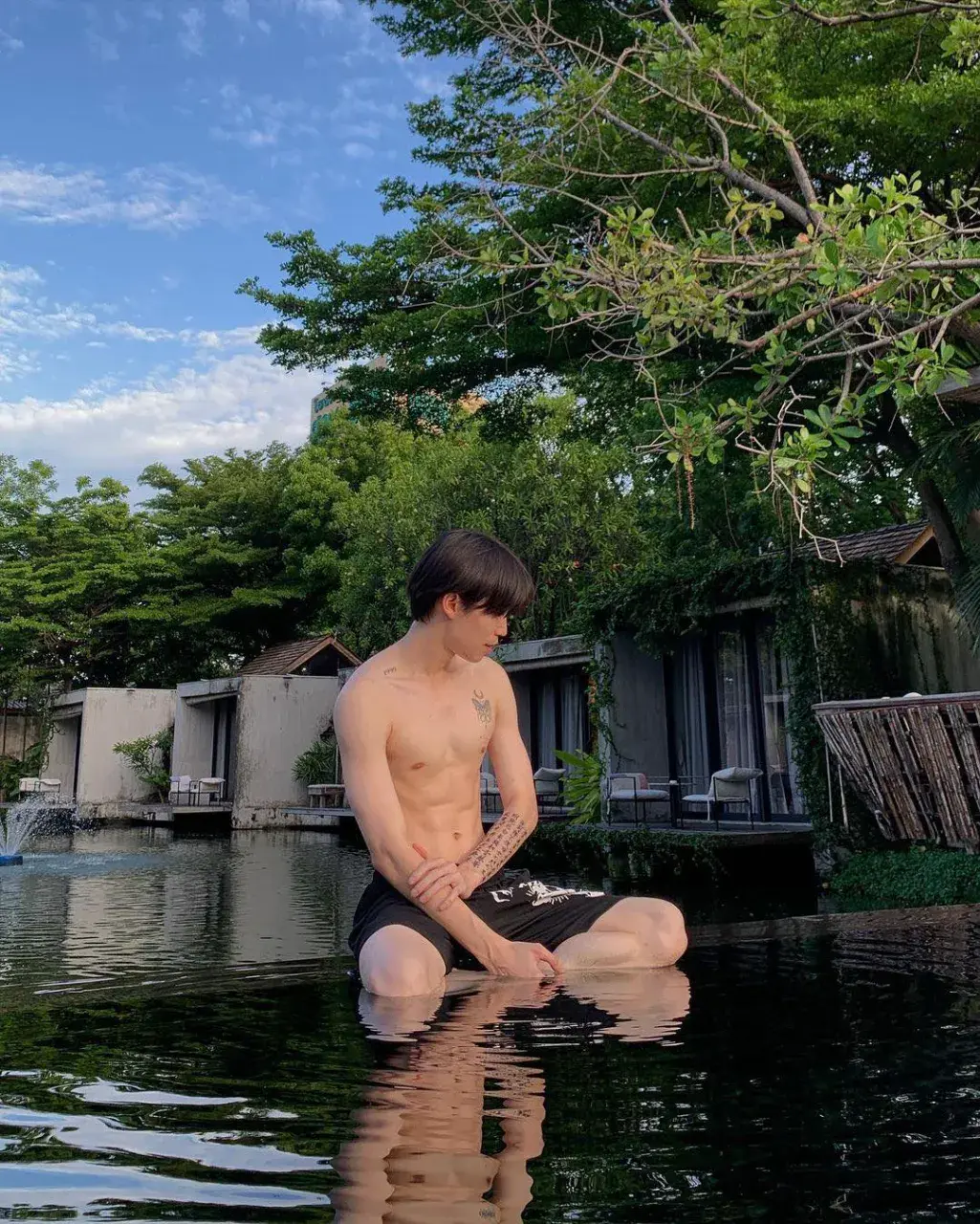 ถอดโชว์เรือนร่าง 2890