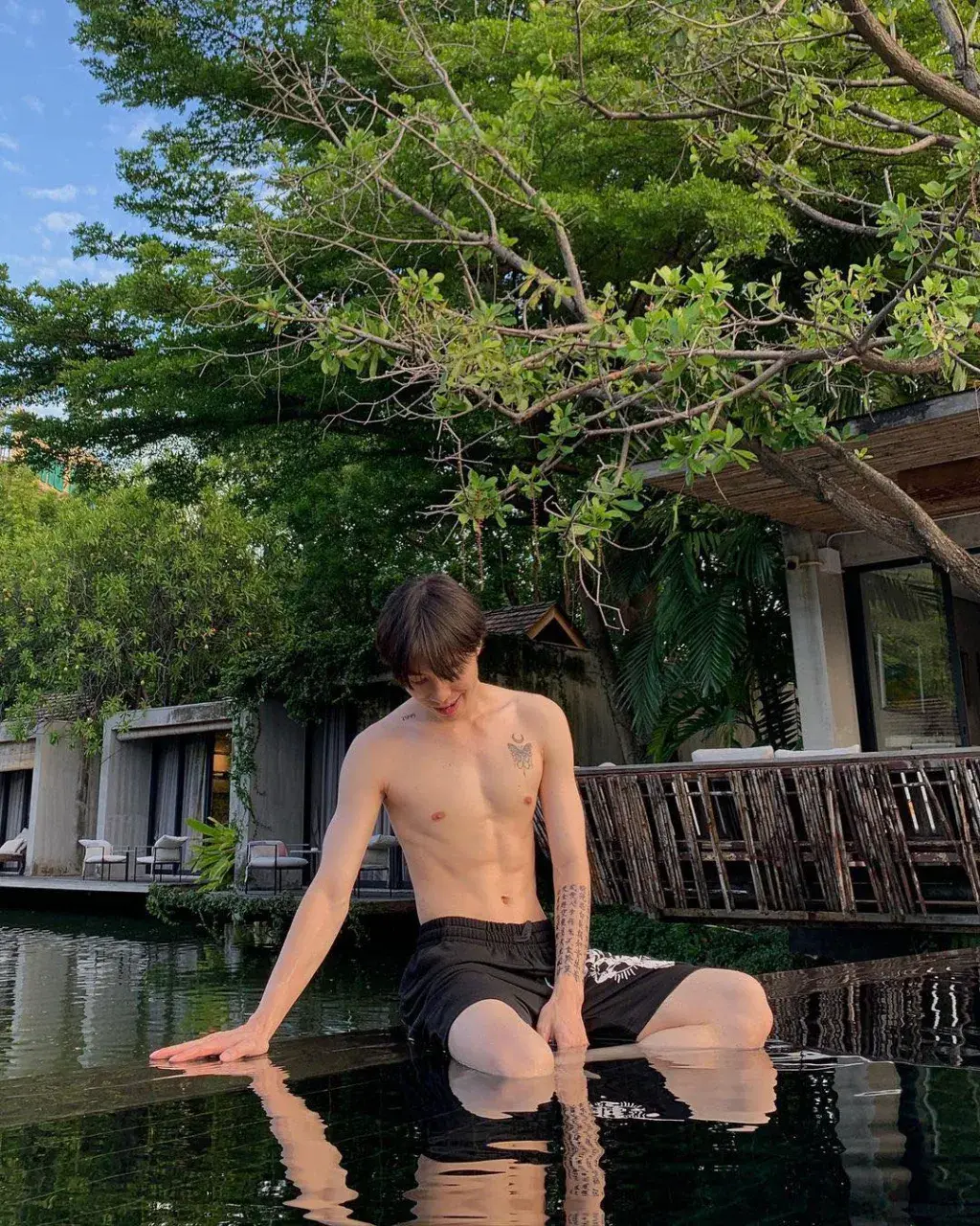 ถอดโชว์เรือนร่าง 2890
