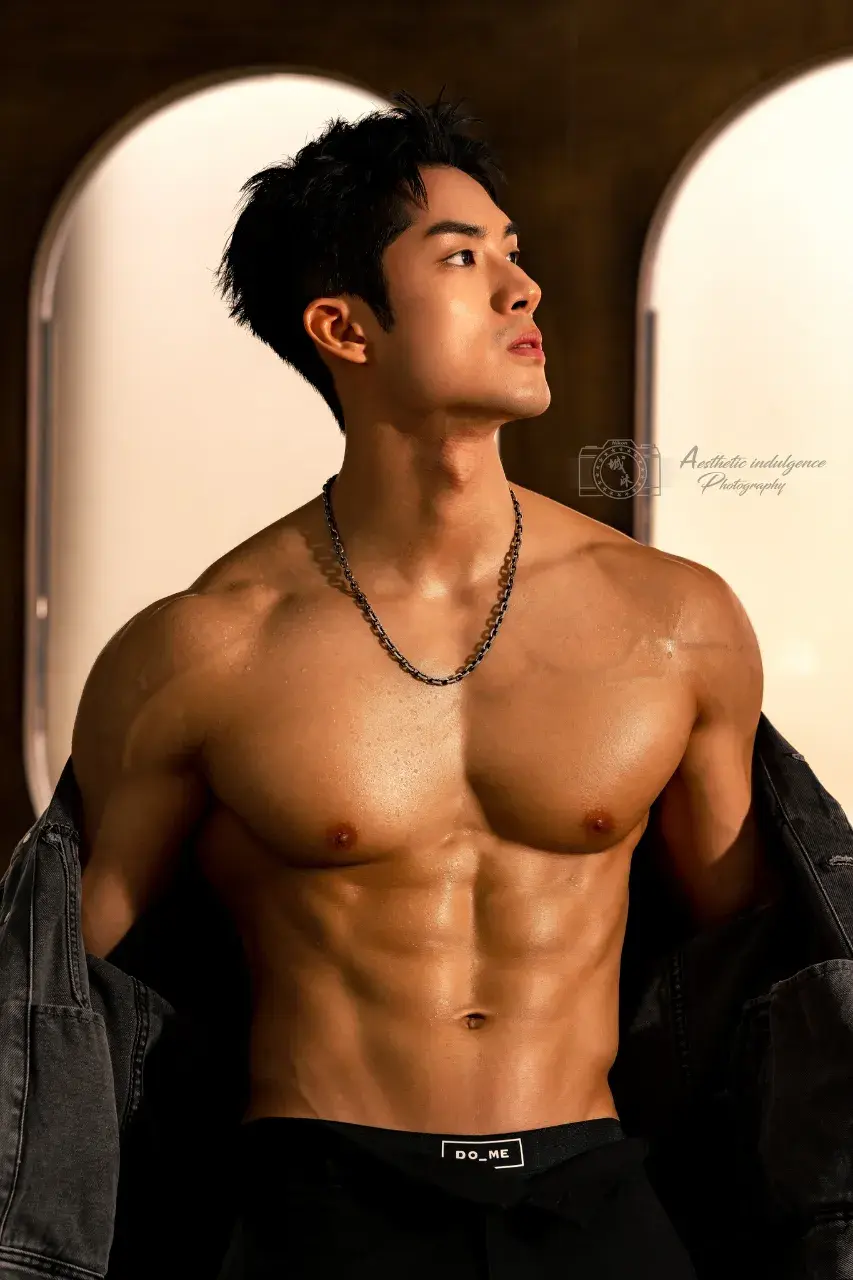 ถอดโชว์เรือนร่าง 2890