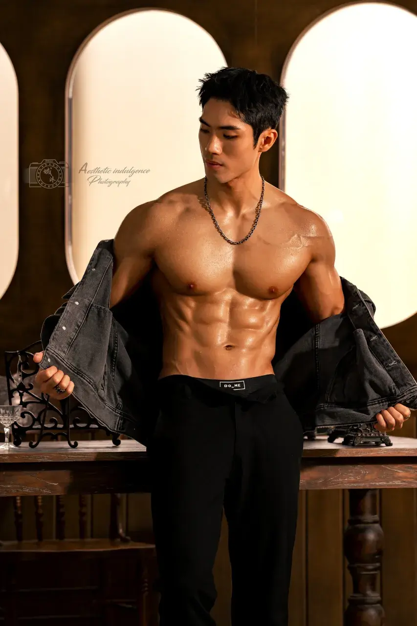 ถอดโชว์เรือนร่าง 2890
