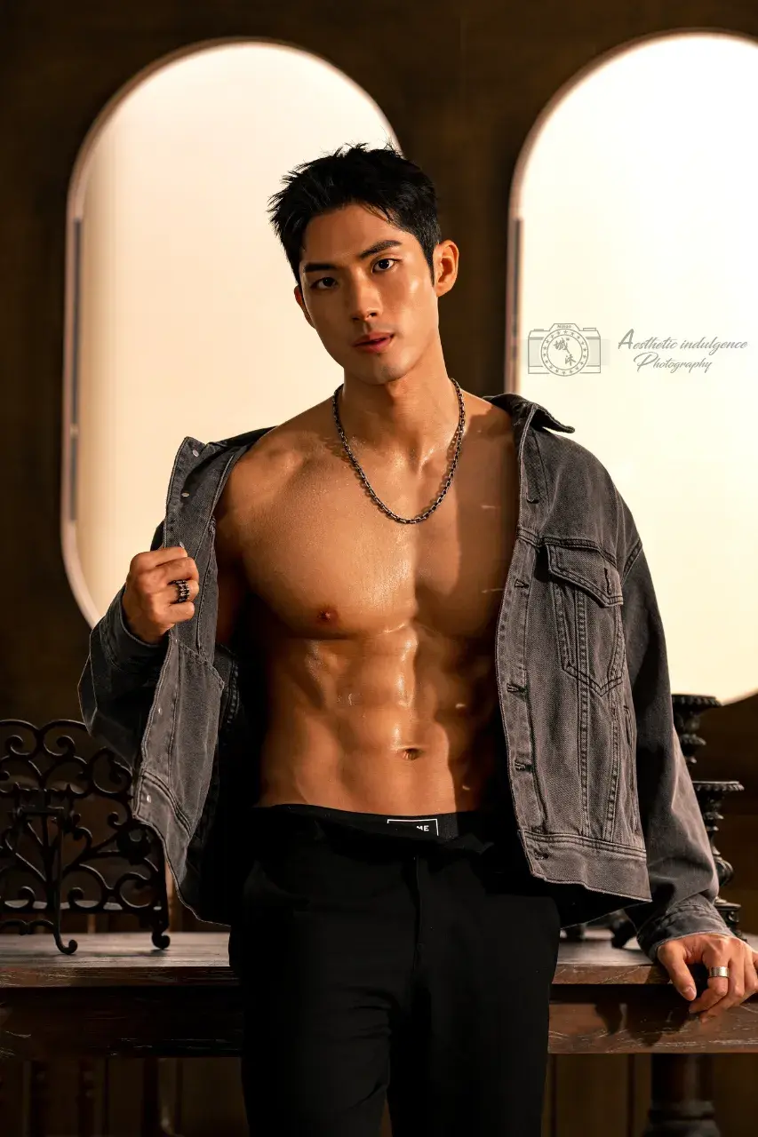 ถอดโชว์เรือนร่าง 2890