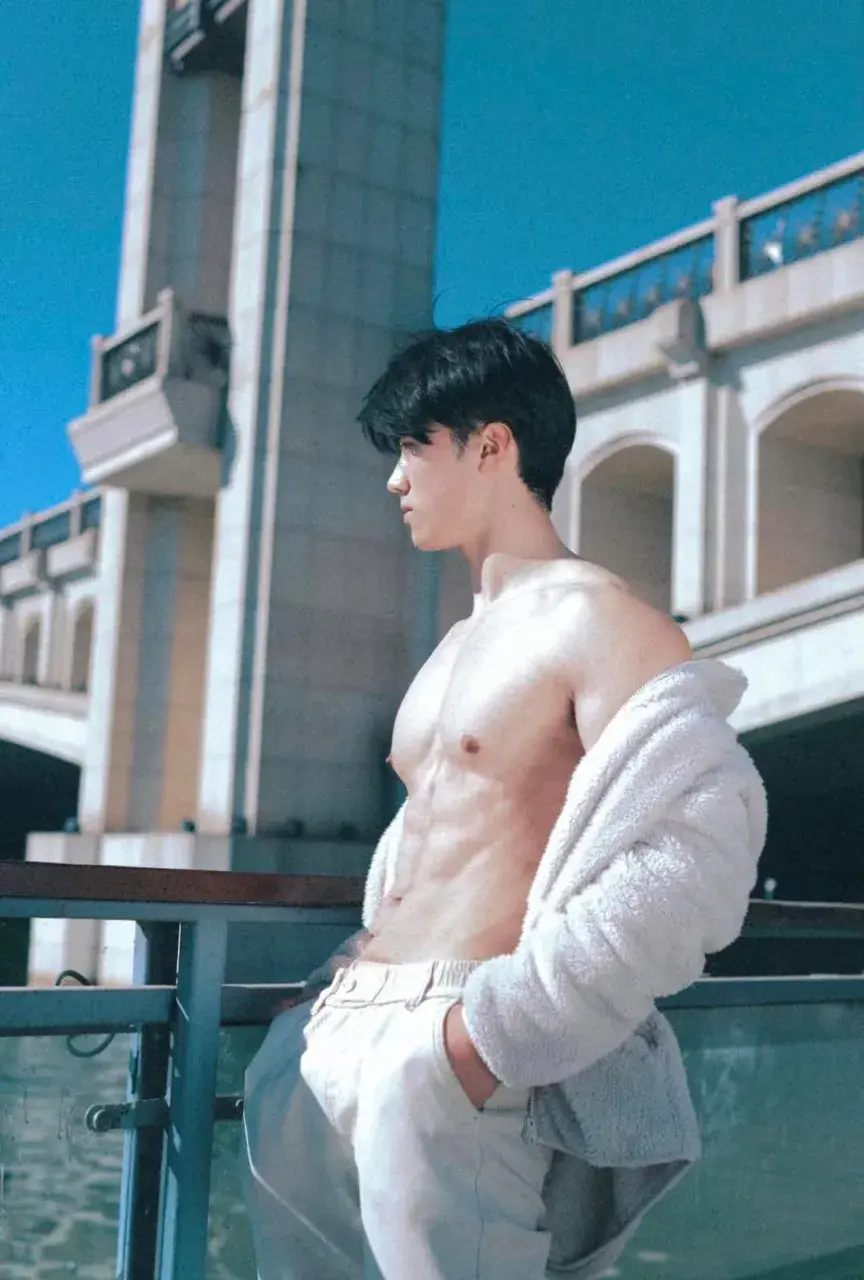 male body 240