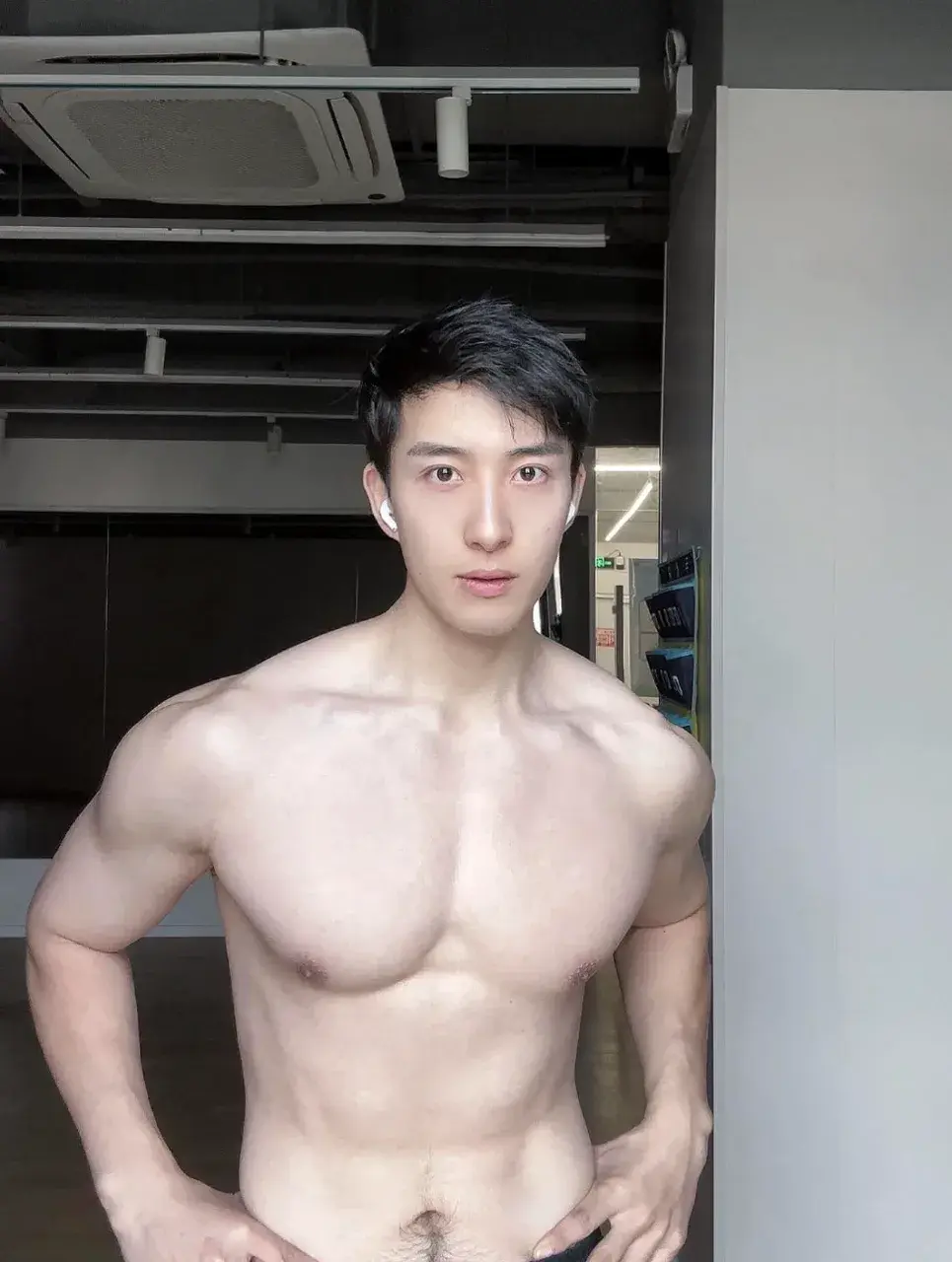 male body 240
