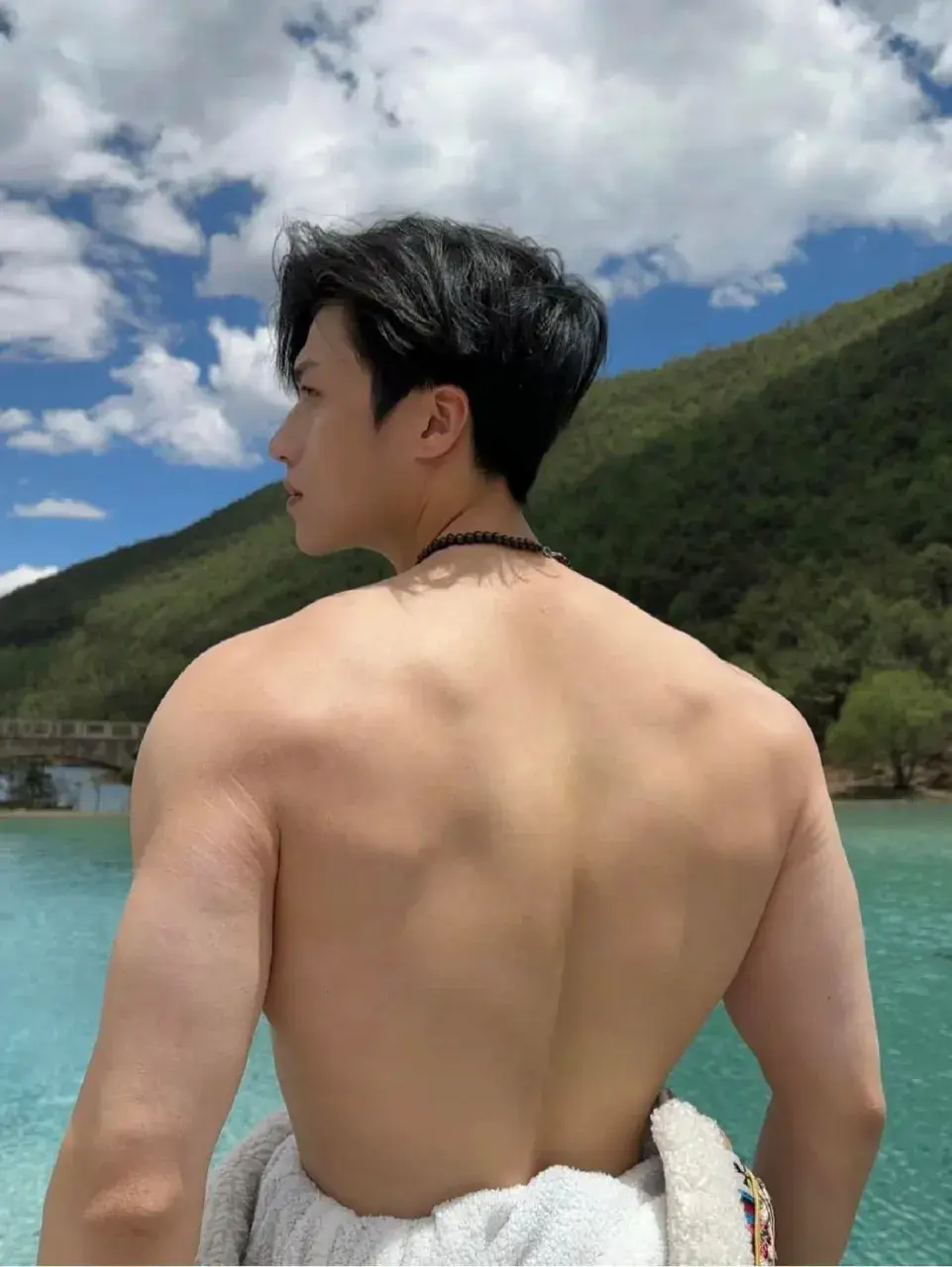male body 240