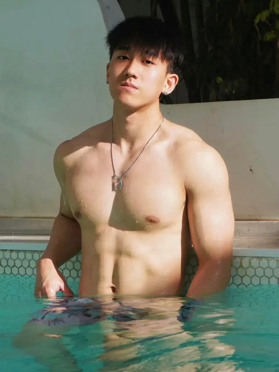 male body 240