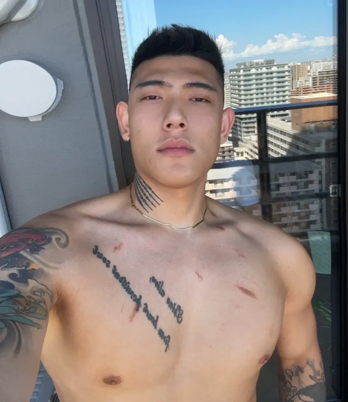 有没有男人要体验一下我的40度的骚穴？