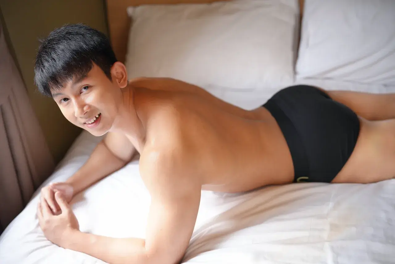 ปิดครึ่ง ทำหน้ามีเลศนัยตลอด tw.@Avemariarm