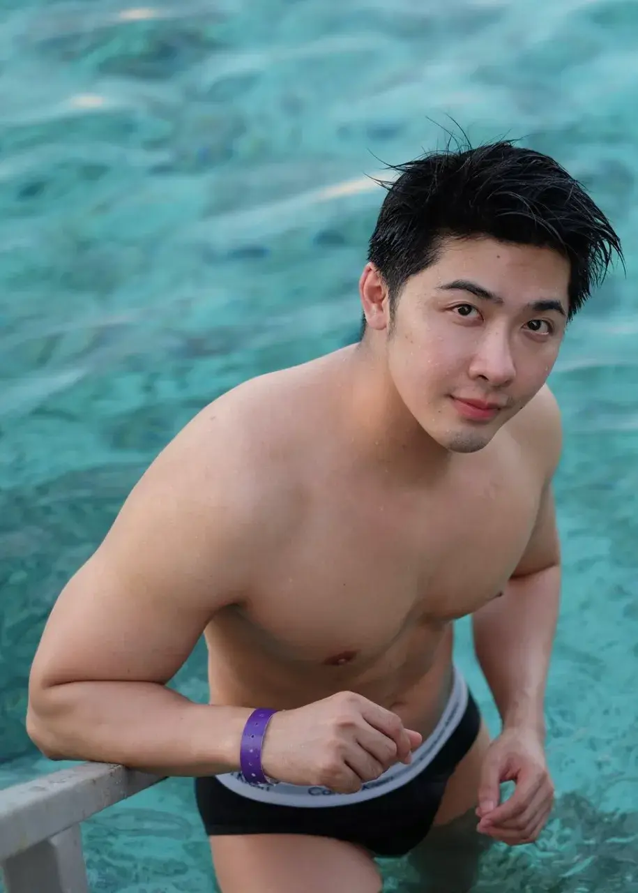 หล่อแห่งชาติเอเชีย.